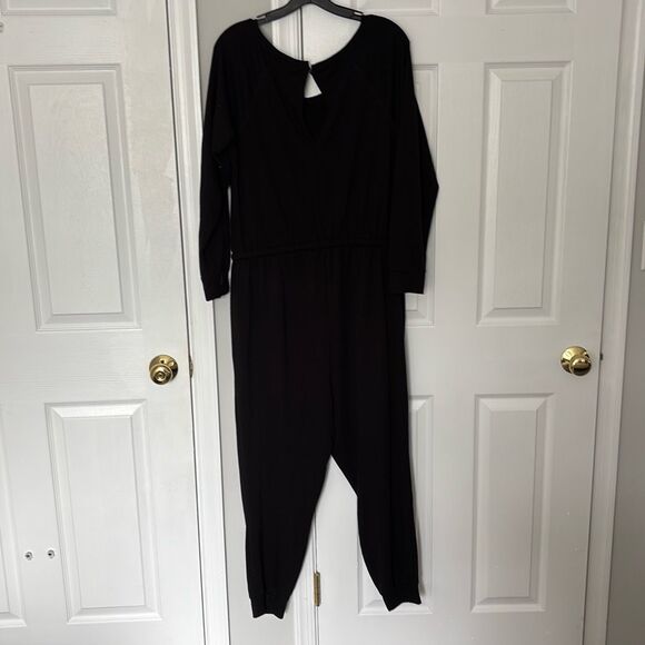 Torrid black long sleeve jumpsuit size 1 - Picture 5 of 5